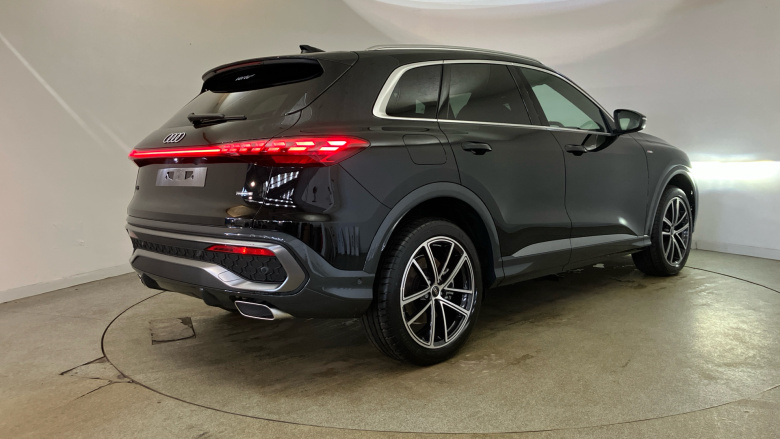 Audi Q5 2.0 TFSI Quattro S Line 5dr S Tronic Petrol Estate